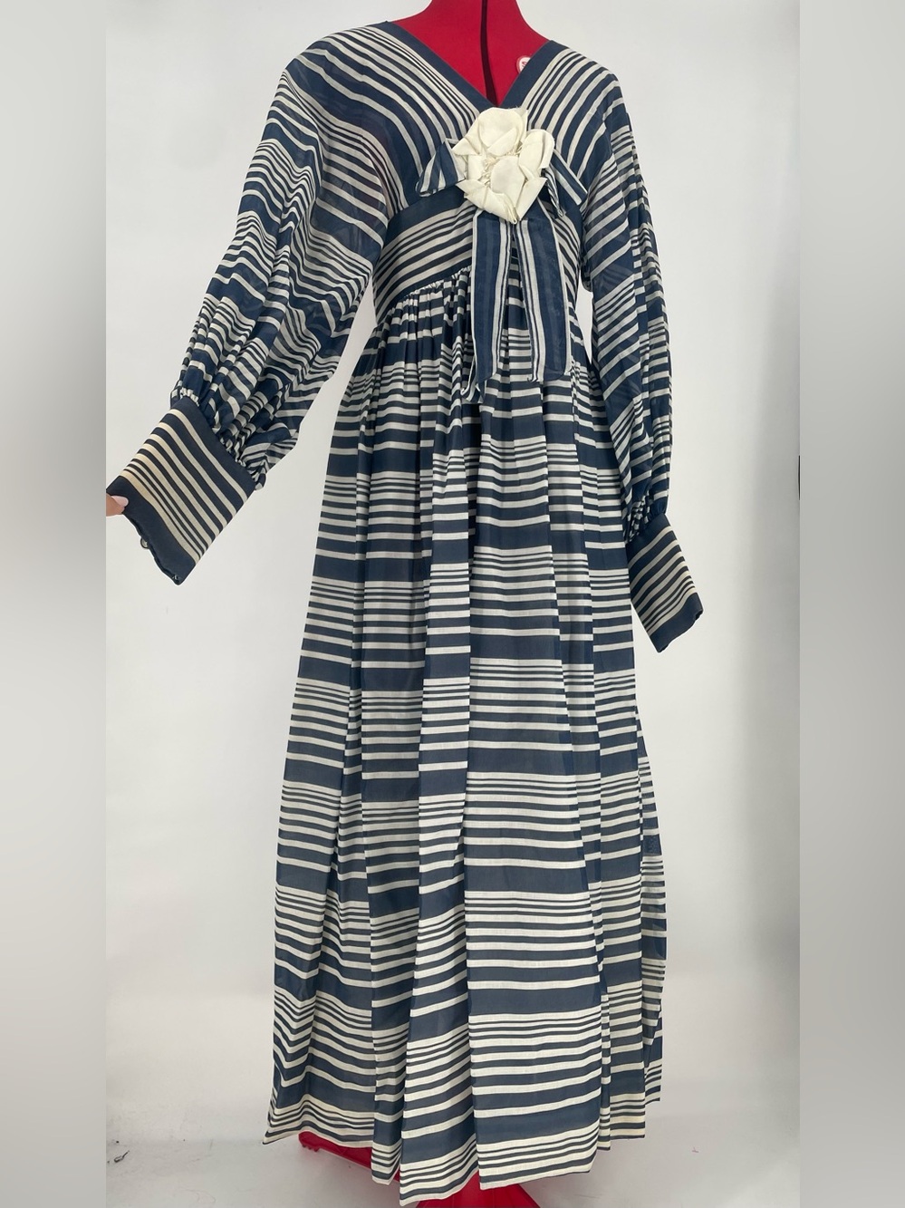 VTG 60s/70s Puffy Sleeve Lightweight Maxi Dress Gathered Skirt 3D Flower
